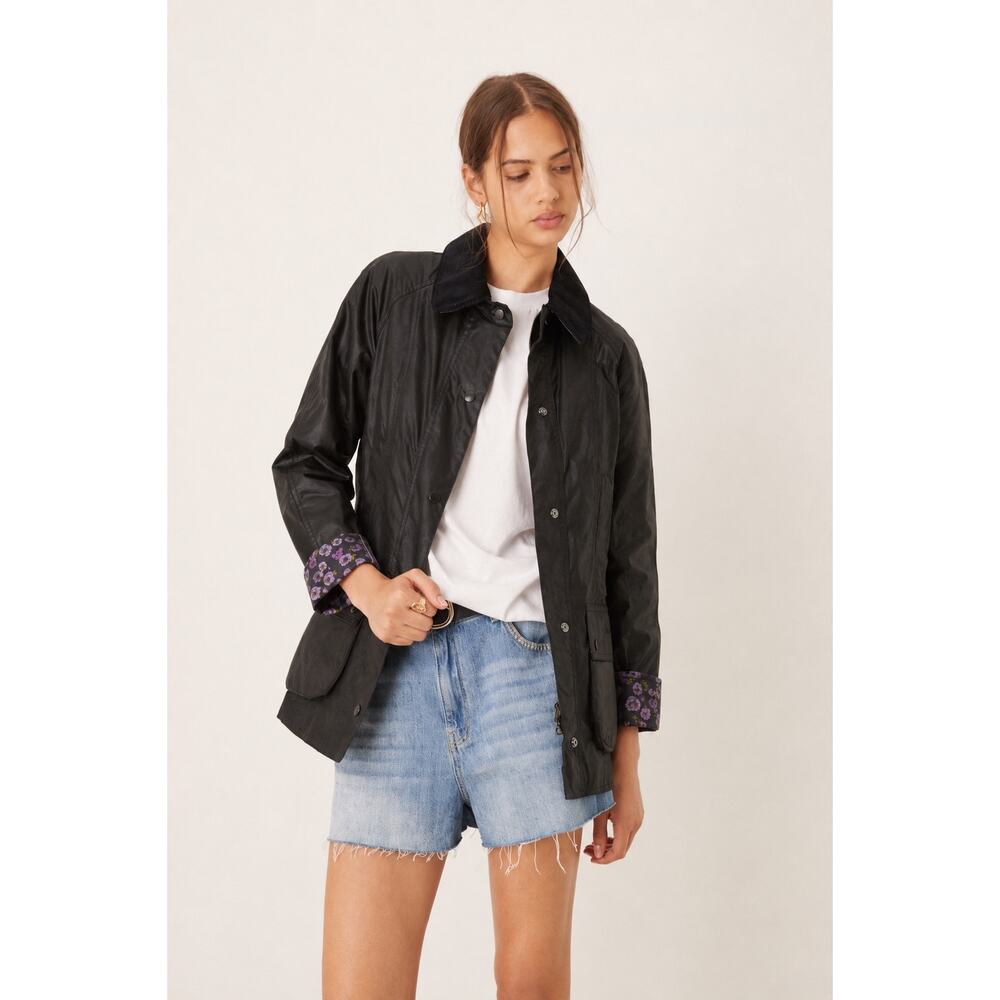 Barbour Country Cottage Print Waxed Jacket
Women’s UK 14 / US 10